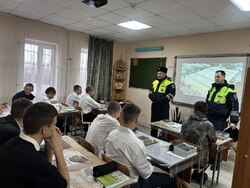 профилактическая беседа инспекторов с учащимися